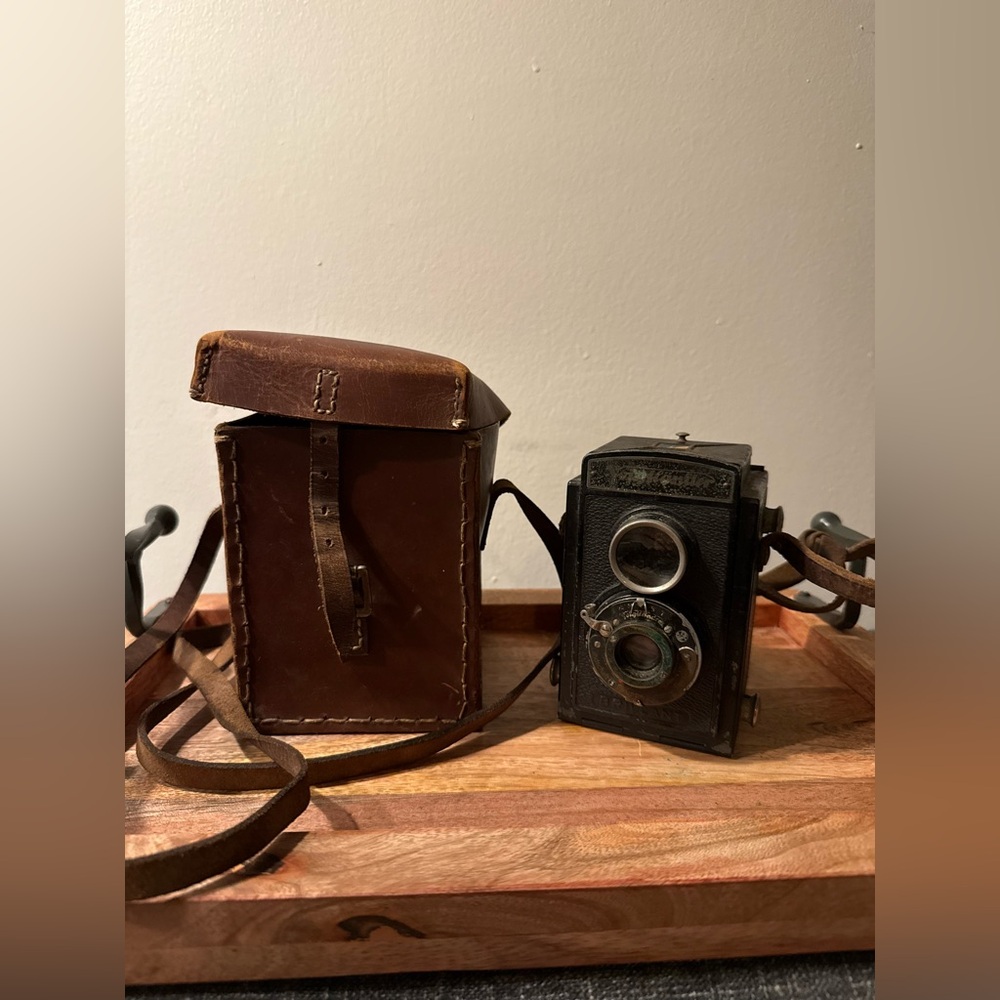 Vintage Voigtlander Brillant 6x6cm TLR camera with Anastigmat 6.3/75mm lens&case